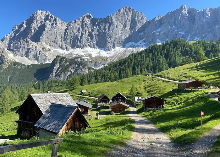 Haus Sonnleitner شقة